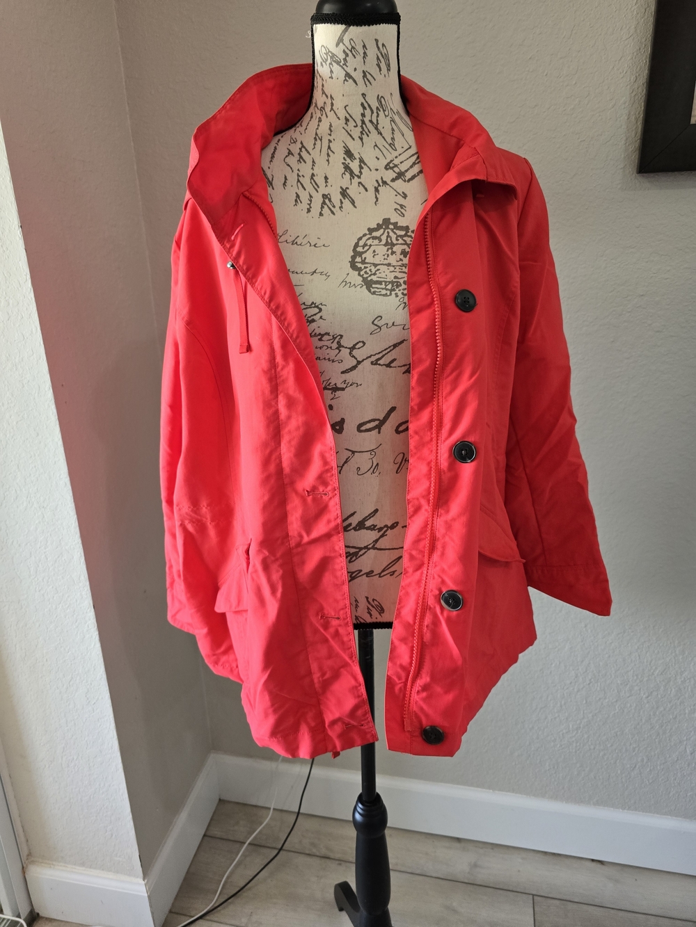 Lands' End Women's Hooded Rain Jacket – Size Large (14–16)